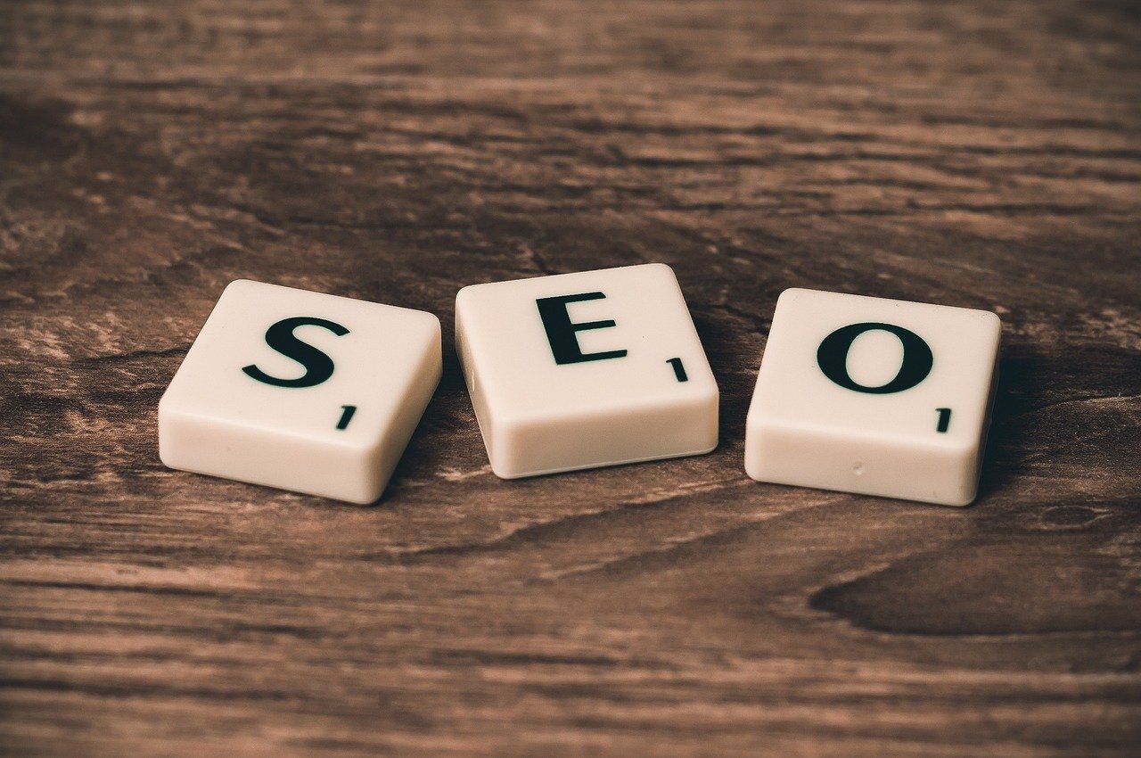 3 lettre, SEO qui signifient Search Engine Optimization