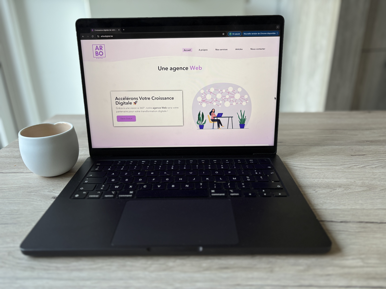 Ordinateur avec site web Arbo Digital